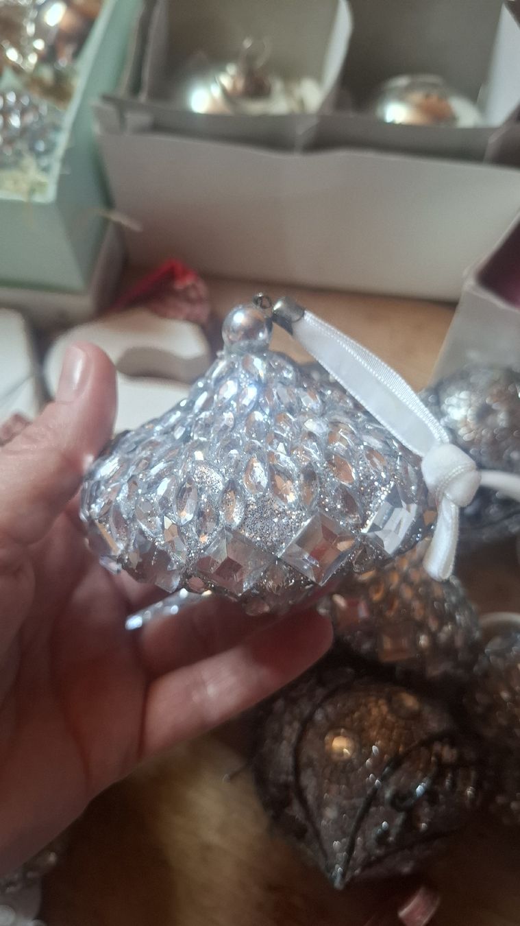 Alle Dekorationen: Weihnachtsdeko Vintage Kugeln. Rosa/Silber – Gebraucht aus Ebnat-Kappel von Aibur 5