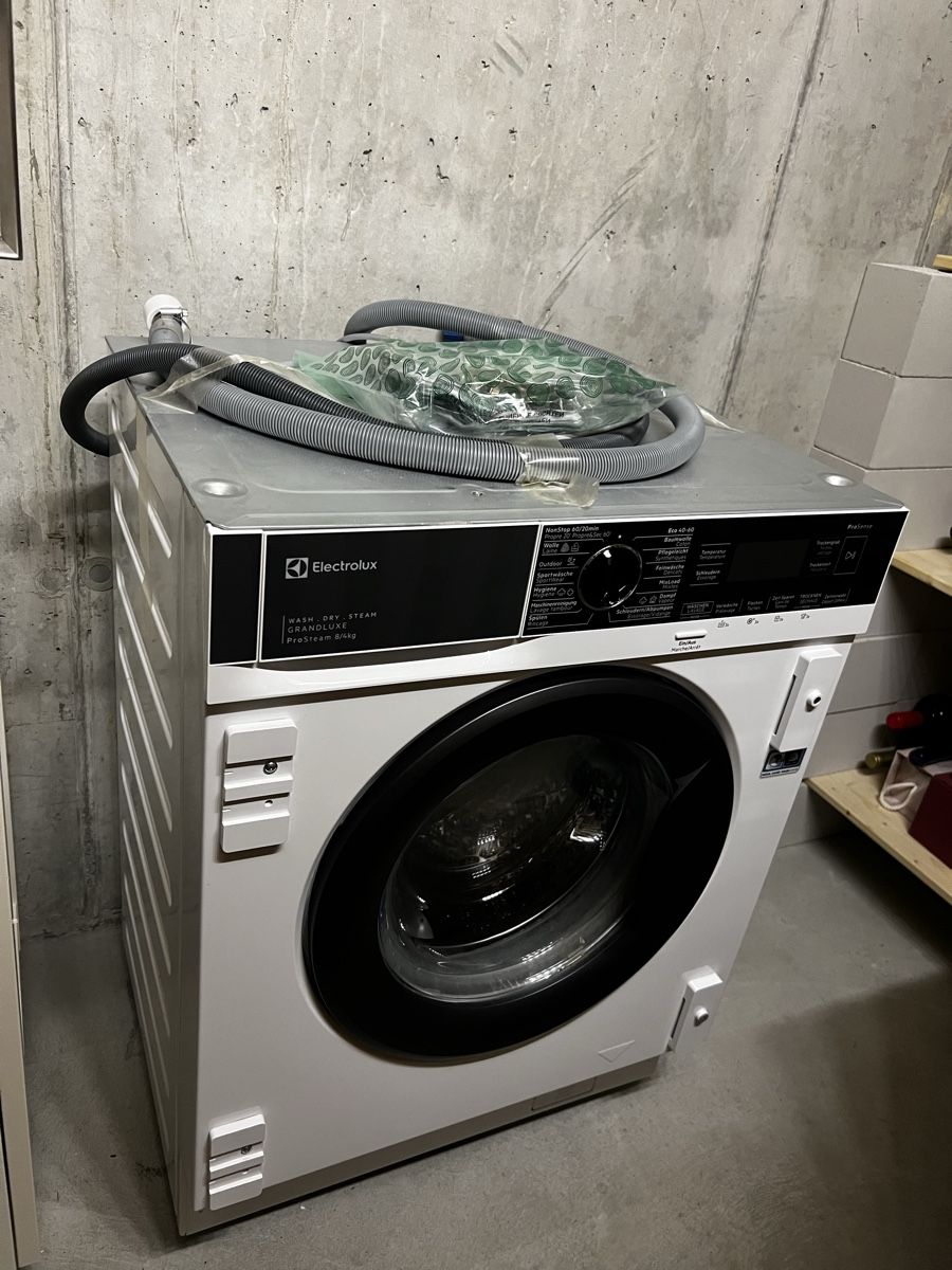 Electrolux Lavatrici: Electrolux Waschtrockner Einbau Frontlader – Usato da Ettingen venduto da Alessio_17
