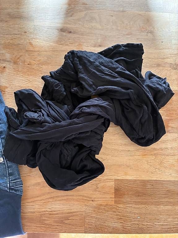Lots de vêtements: Vêtements grossesse  – D'occasion à Chêne Bourg par jen_l2dl 4