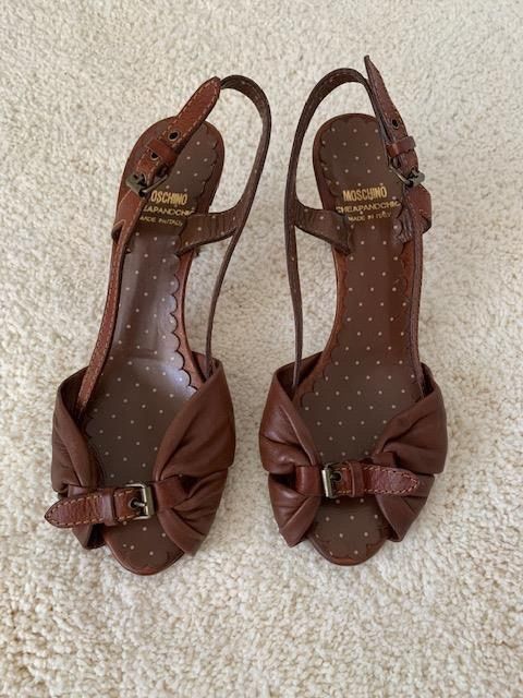 Moschino Scarpe da donna: Moschino sandals 37.5 – Usato da Dallenwil venduto da ZD2019