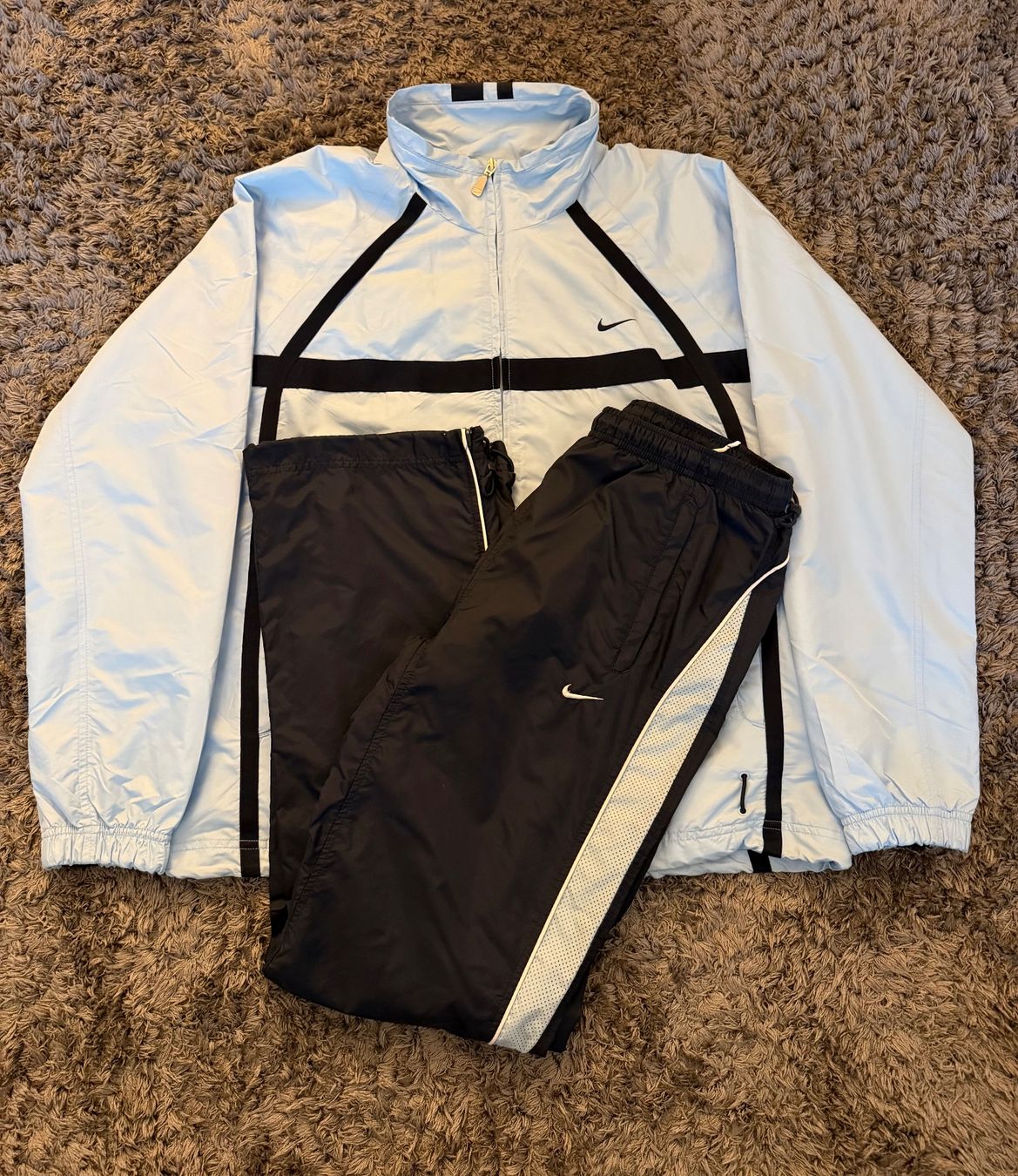 Nike Completi: Full Vintage Nike Tracksuit – Nuovo (secondo la descrizione) da Stettlen venduto da EliaDP48