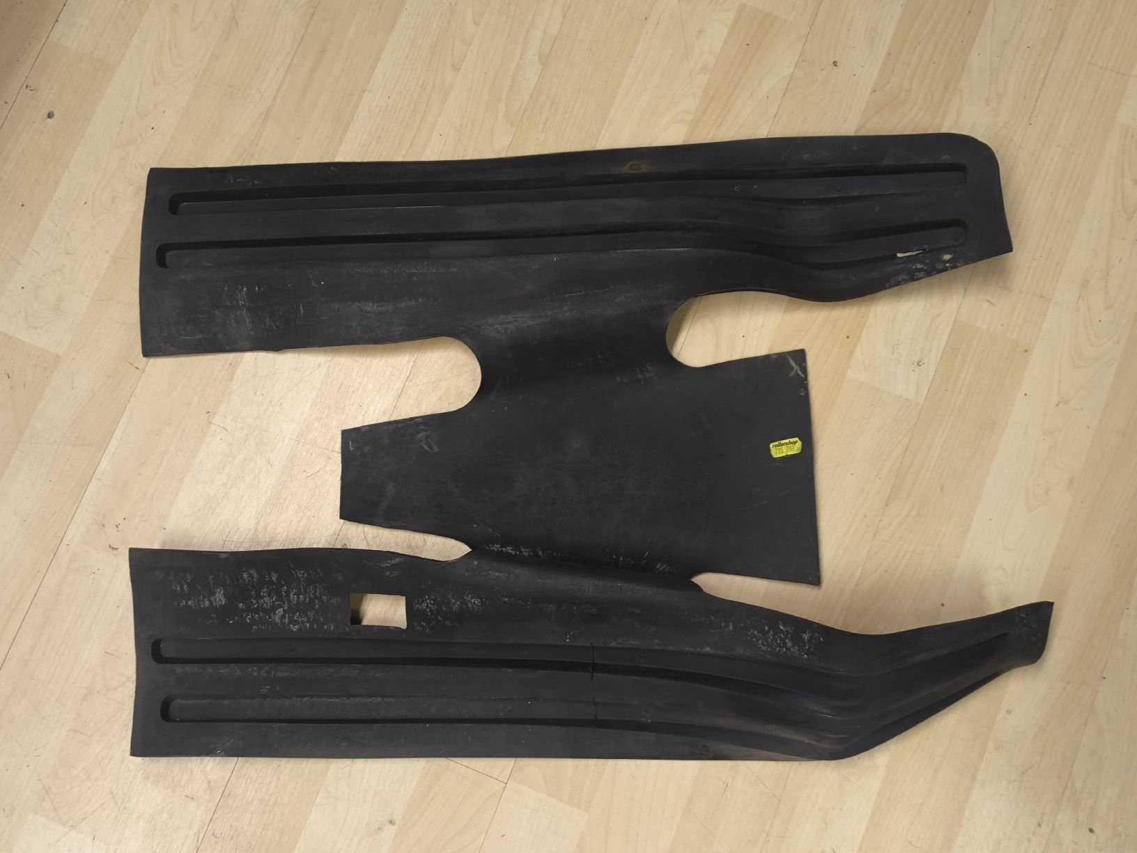 Vespa Tutti i ricambio per moto: Trittbrett Gummi Vespa PX – Usato da Lausen venduto da Chaldrian 3