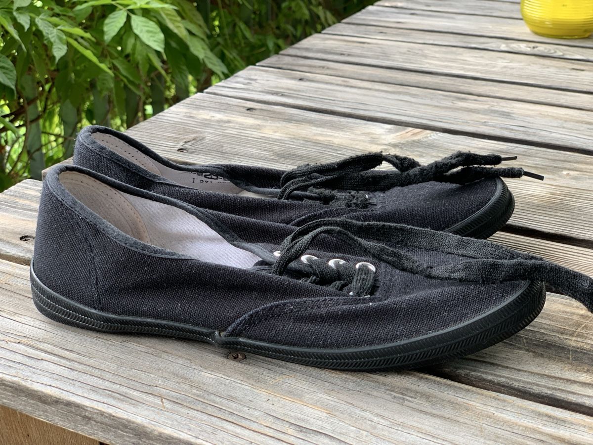 Scarpe da donna: Schwarze Stoffschuhe Gr.39 – Usato da Uster venduto da Flummi 2