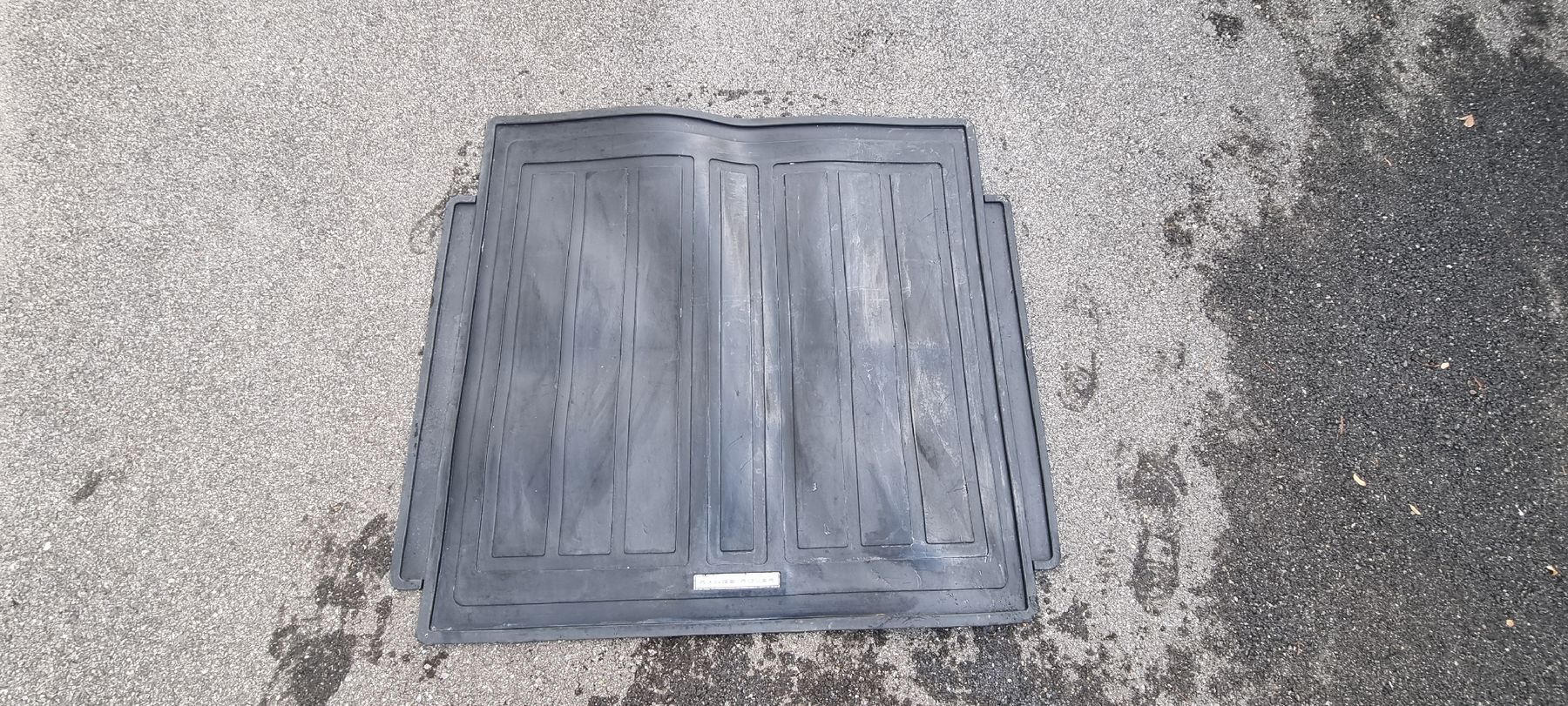 Land Rover Alle Ersatzteile: Range Rover Gummimatte schwarz – Gebraucht aus Walchwil von sev_9nl5