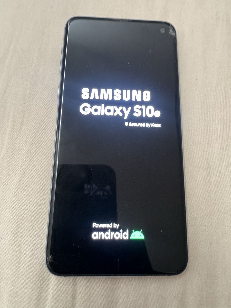 Samsung Portables: Smartphone Samsung Galaxy S10e  – Défectueux à Biel/Bienne par Baol1