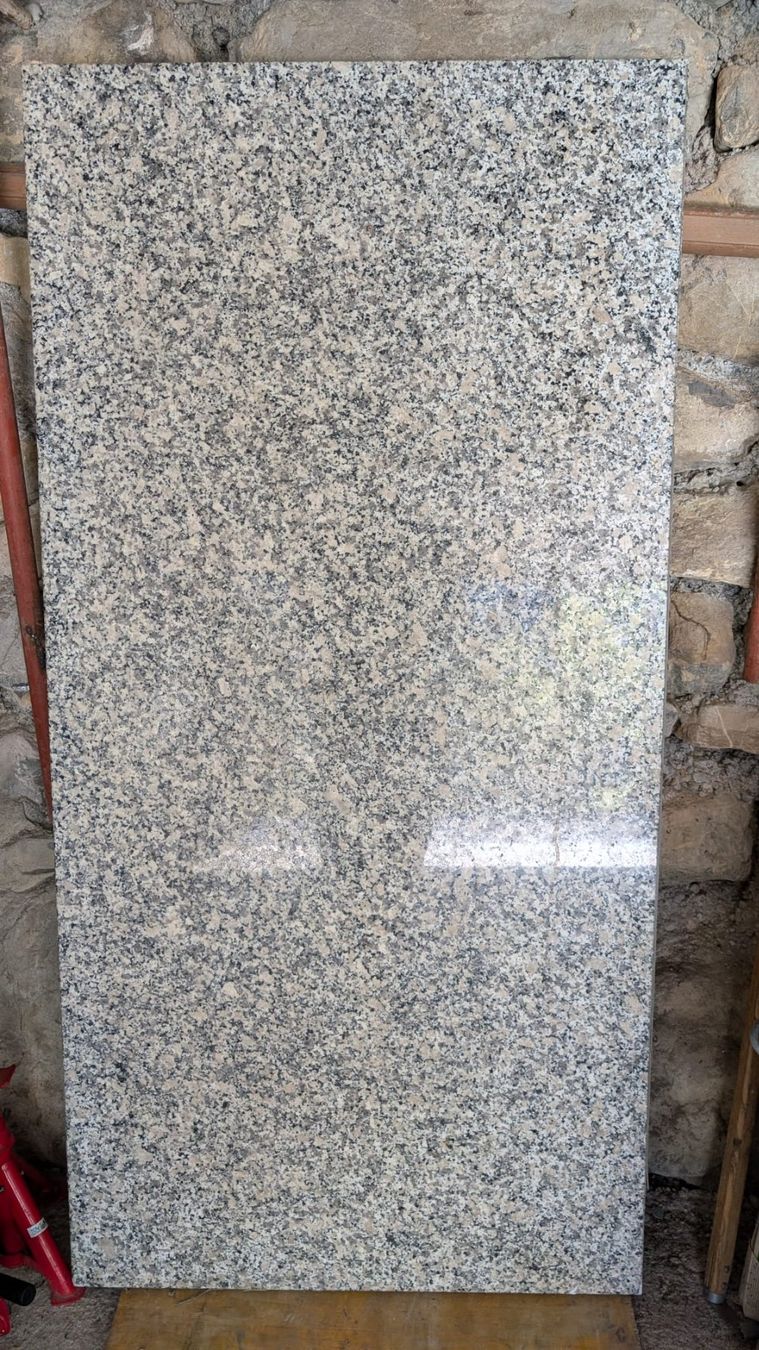 Piatti di portata: Granitplatte Massiv – Usato da Gsteigwiler venduto da Thor86