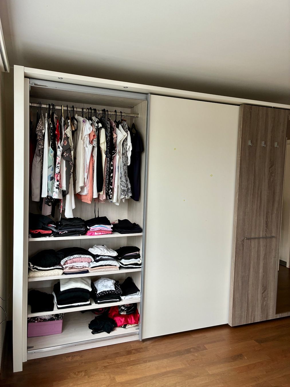 Armoires: Kleiderschrank – D'occasion à KLOTEN par jue_6j9w 5