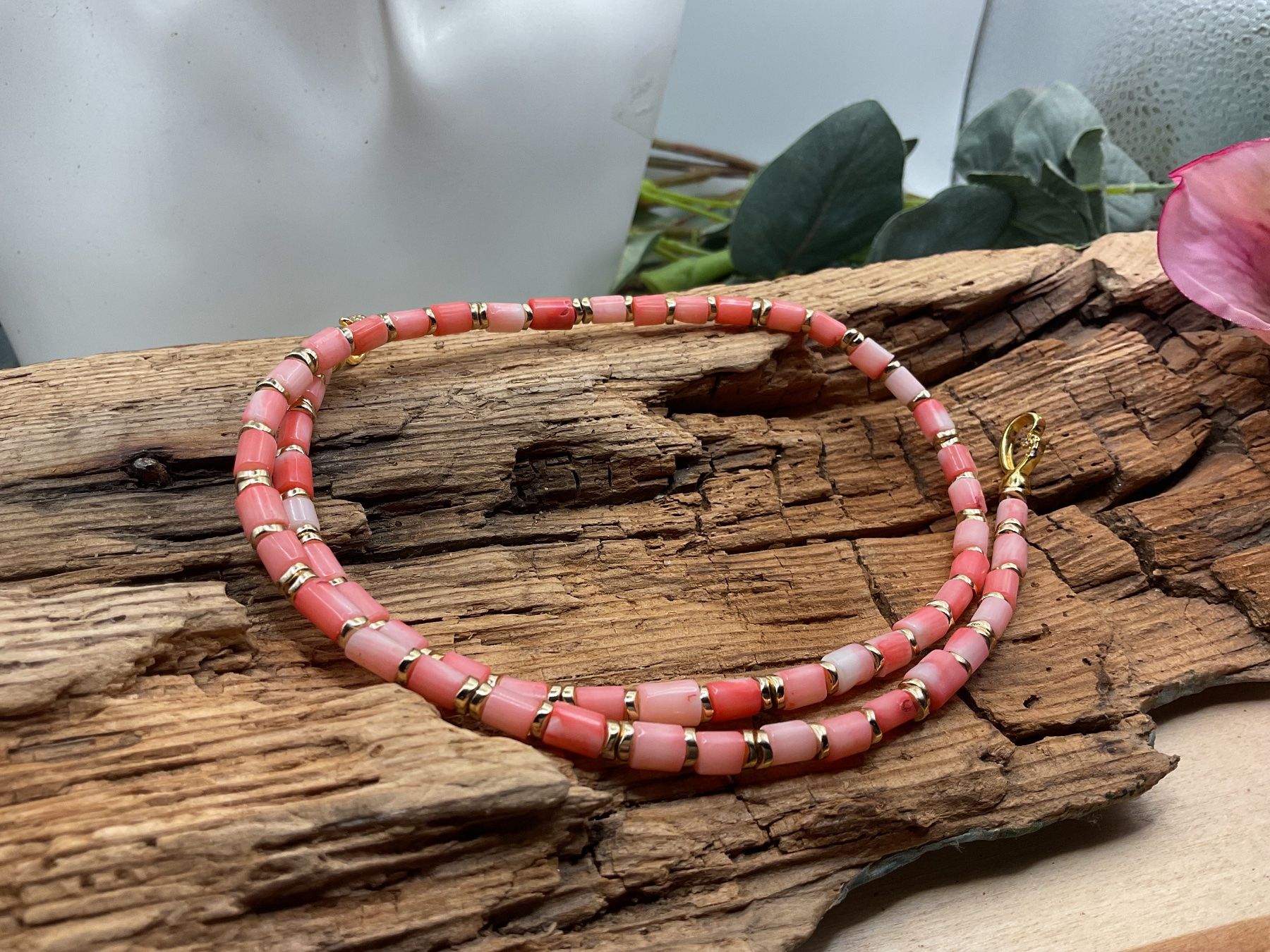Catenine: Collier rosa Koralle und Hämatit – Usato da Luzern venduto da S.Kern01 1
