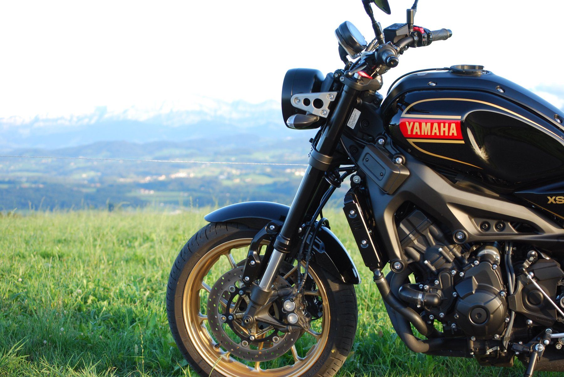 Yamaha Strada: Yamaha XSR 900 black 80 Top – Usato da Schönenberg TG venduto da Tomscars