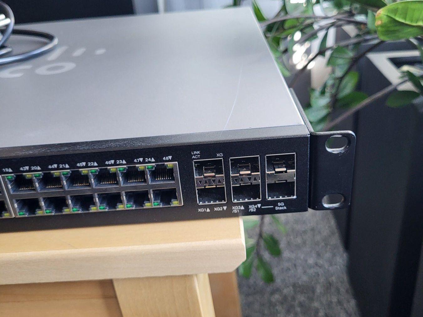 Cisco Hub & Switch: Cisco SG500X-48MP Switch – Usato da Rümlang venduto da Greenliff 2