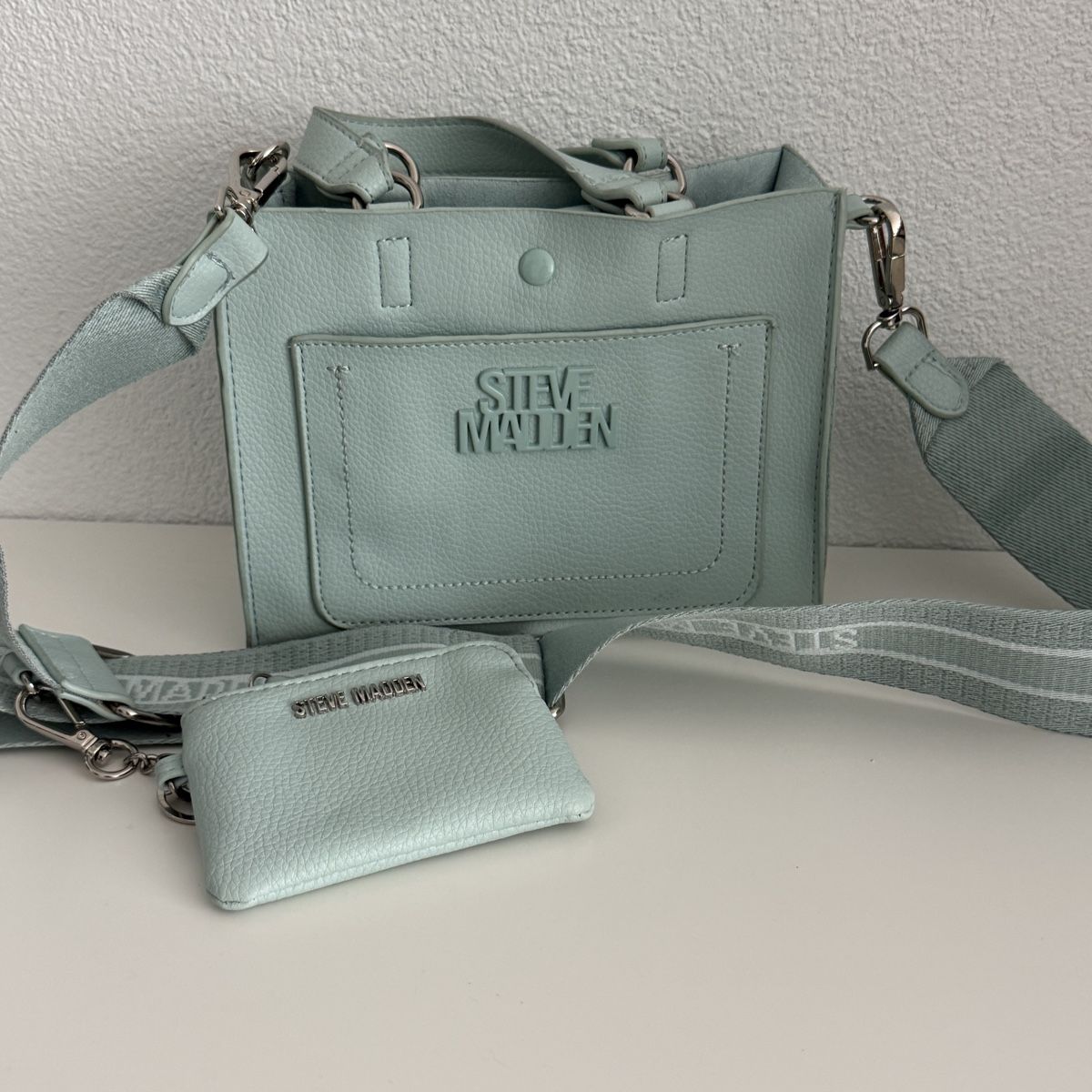 Steve Madden Taschen für Damen: Steve Madden Blivonia Tasche hellblau  – Gebraucht aus Liestal von kurz.weilig
