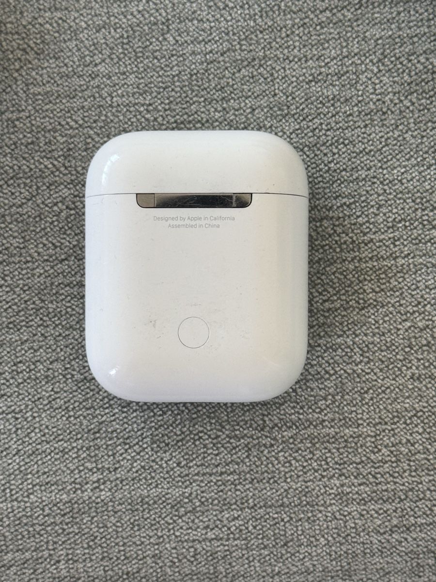 Apple Kopfhörer: Original Apple AirPods 2. Generation mit Ladecase – Gebraucht aus Goldach von Elaissati 2