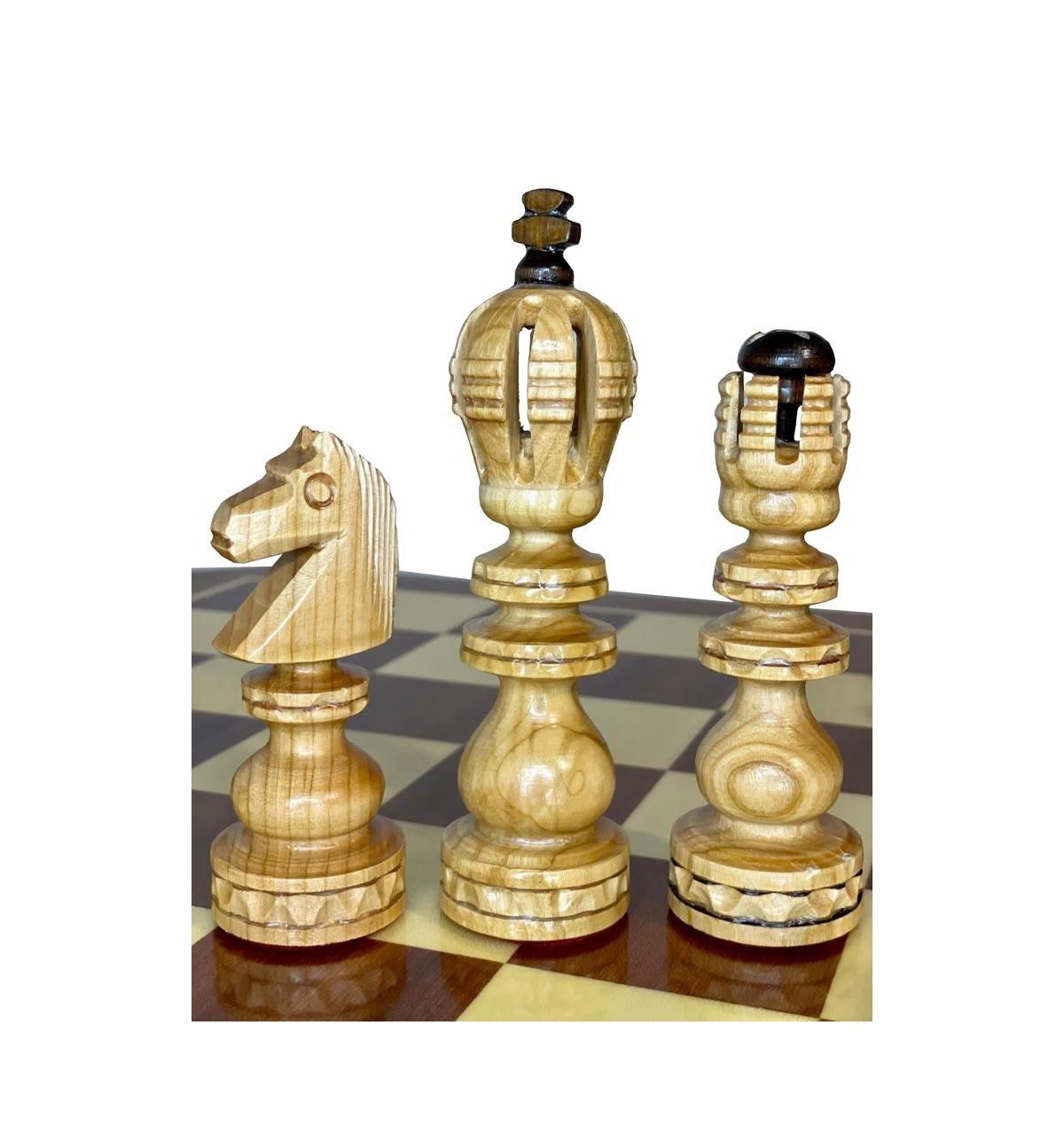 Giochi: Schachtisch mit Figuren neu – Nuovo (secondo la descrizione) da Buchs Zh venduto da bar_7kk7 2