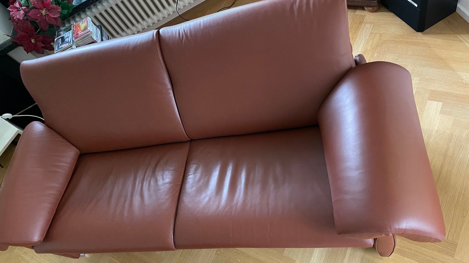 De Sede Divani: De Sede Sofa Gruppe 3er + 2er + Sessel mit Hocker – Usato da Zürich venduto da 4claudi 4