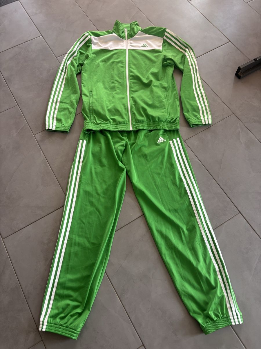 Adidas Completi, tute sportive e funzionali: Adidas Trainer Vintage 2013 M – Usato da Schmitten FR venduto da Hubalo