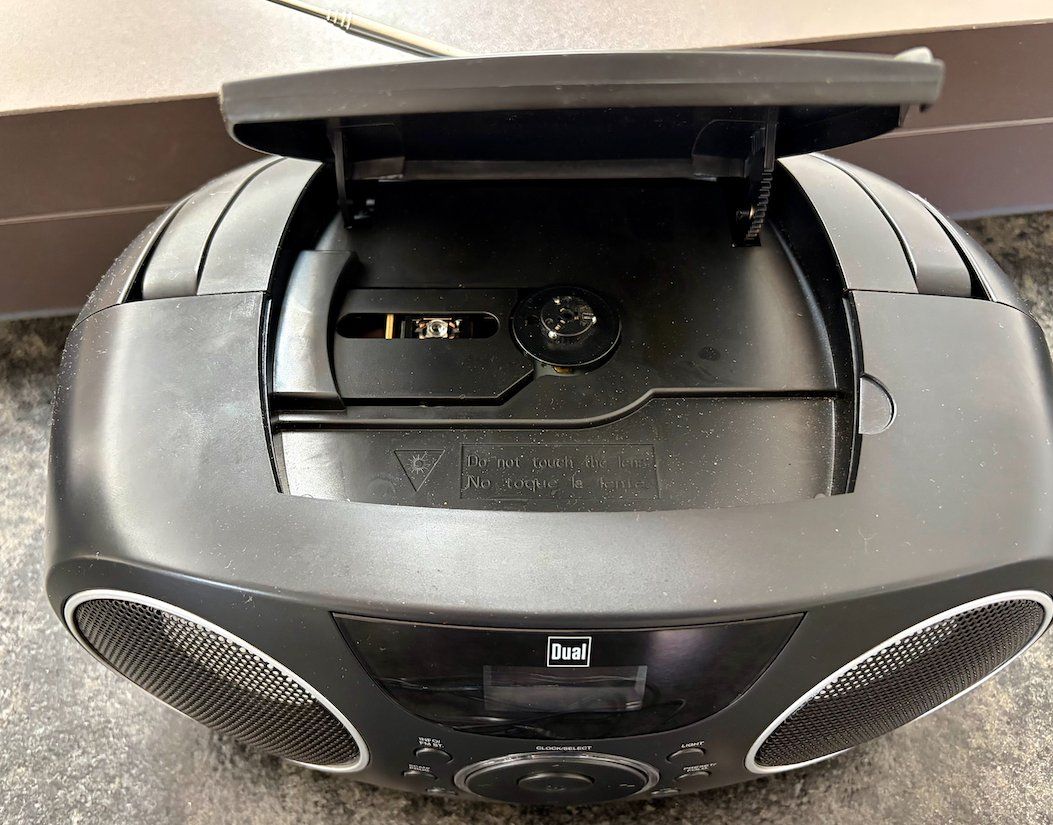 Dual Radio: Radio DAB / CD ect... – Usato da Châtillon JU venduto da laoo 2