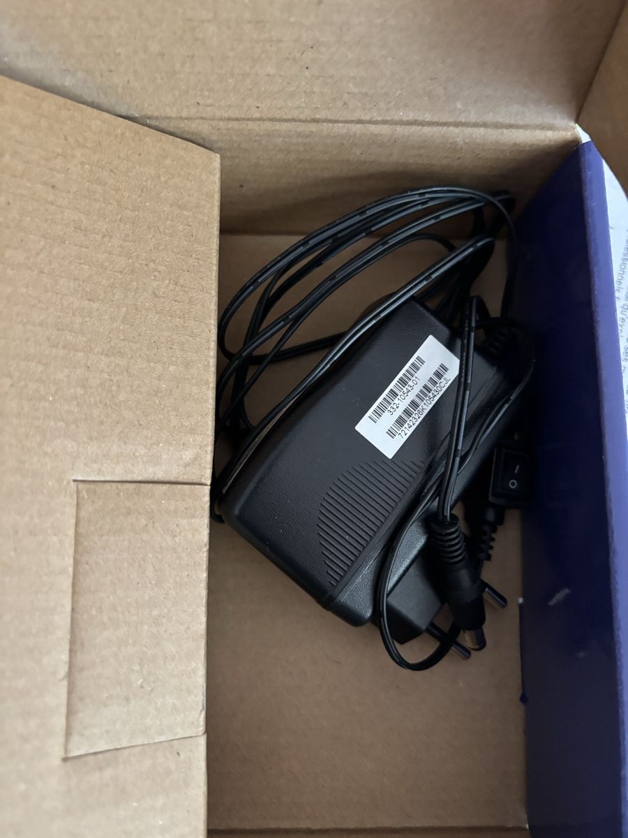 Netgear Hub & Switch: Switch 8 ports NETGEAR – Nuovo (secondo la descrizione) da La Chaux de Fonds venduto da Taga-douille 3
