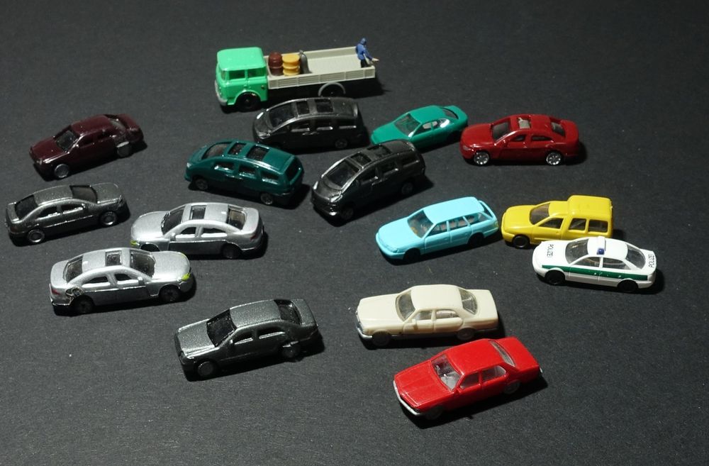 Lot De 20 Voitures Miniatures Peintes à L'échelle HO/TT (1:87) - Pour Décor De Train, Paysage, Parc