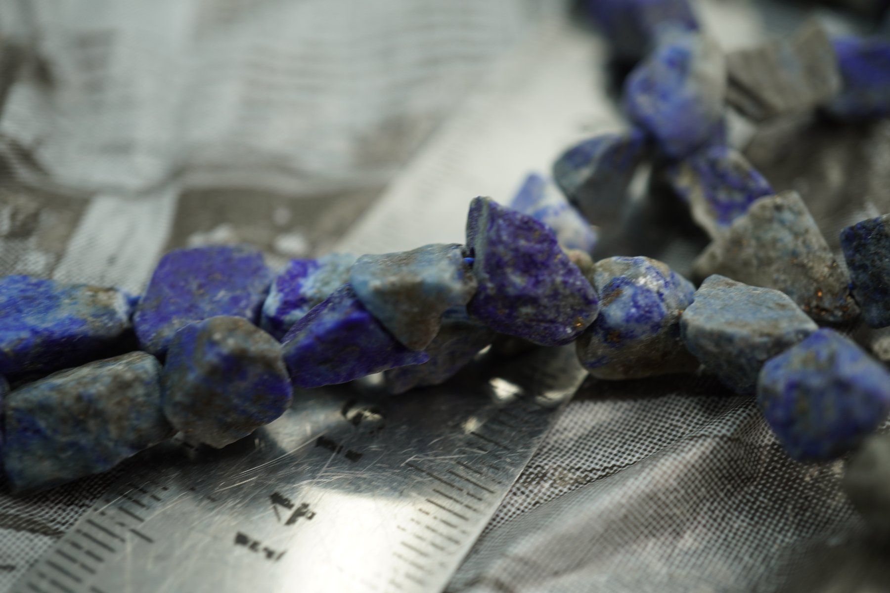 Minerali & Pietre curative: Lapis Lazuli   Nugget   Strang   (Räumung!) – Nuovo e nell'imballaggio originale da Eschenbach SG venduto da topstone 7