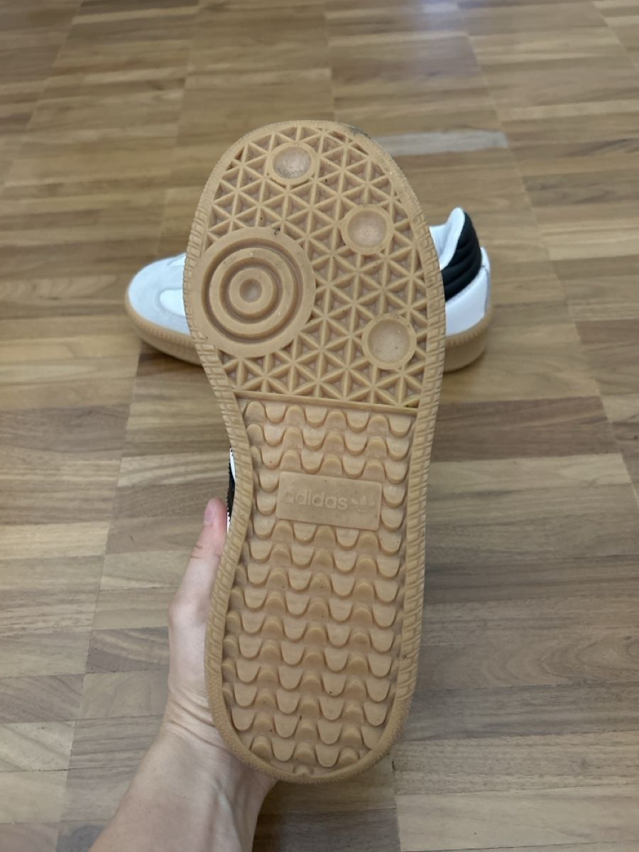 Adidas Chaussures hommes: Adidas Samba Weiss Grösse 37.5 gebraucht – Neuf (Voir description) à Zürich par she_s2kw 1