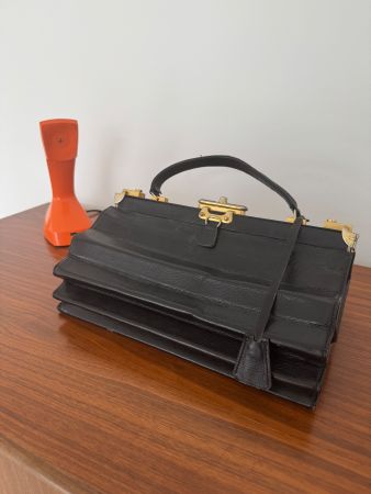 Ancien sac en cuir noir