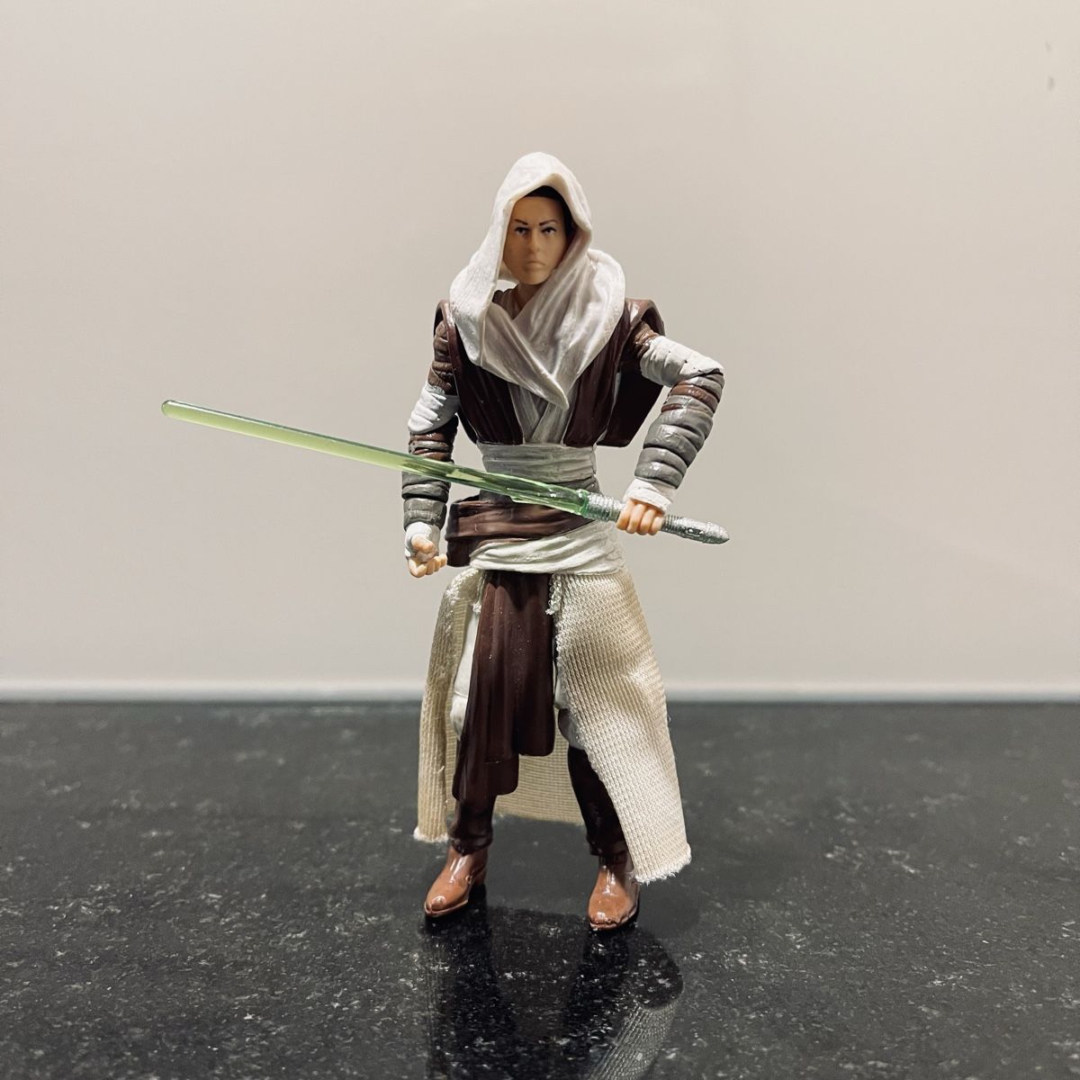 Star Wars Statuette: Hasbro Star Wars Galen Marek Jedi Knight – Usato da Reinach BL venduto da Graphix