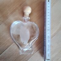 Herzförmige Flasche aus Glas , Vintage Look.