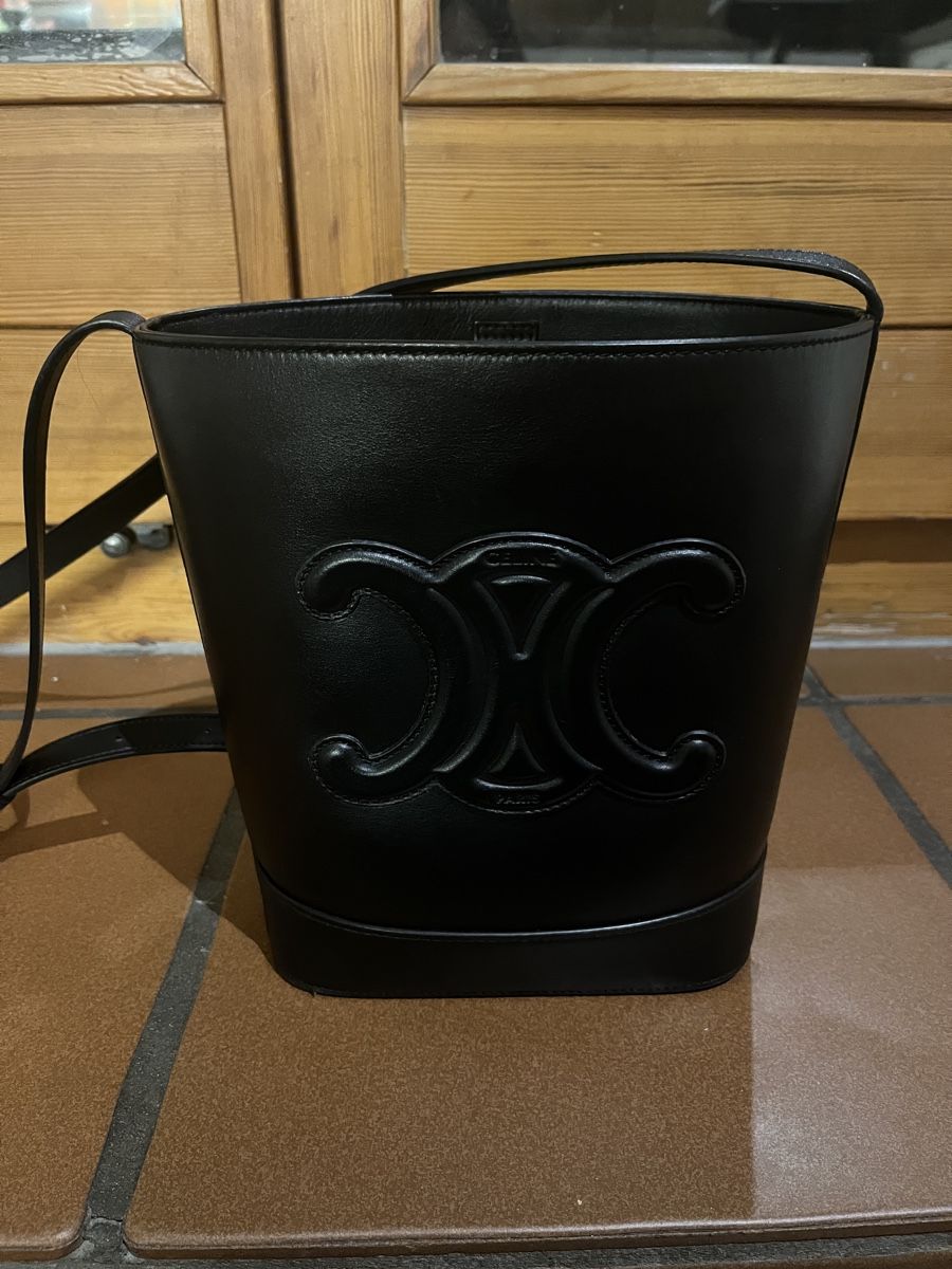 Celine Borse da donna: Celine Bucket Bag Schwarz – Nuovo (secondo la descrizione) da Schwerzenbach venduto da Cscollazo