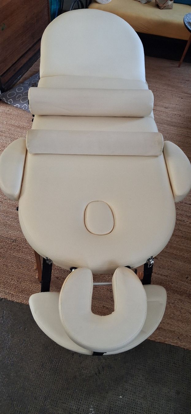 Lettini & sedie per cosmetici: Table de massage et accessoires – Usato da Biel/Bienne venduto da mimibi 1