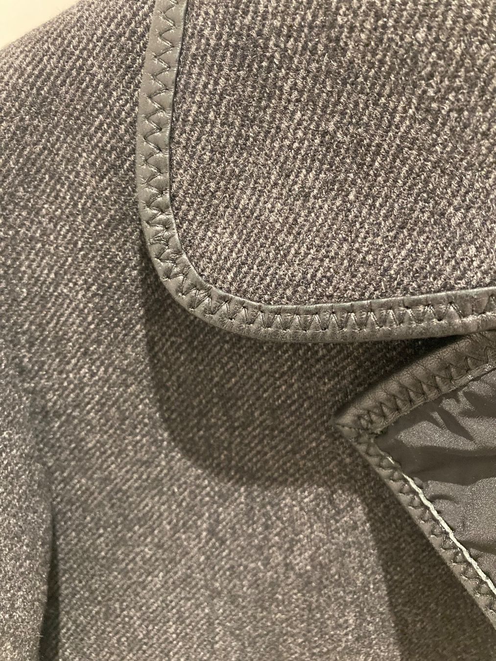 Prada Cappotti: Prada mantello no 40I-36CH – Usato da Paradiso venduto da Kayakara 7