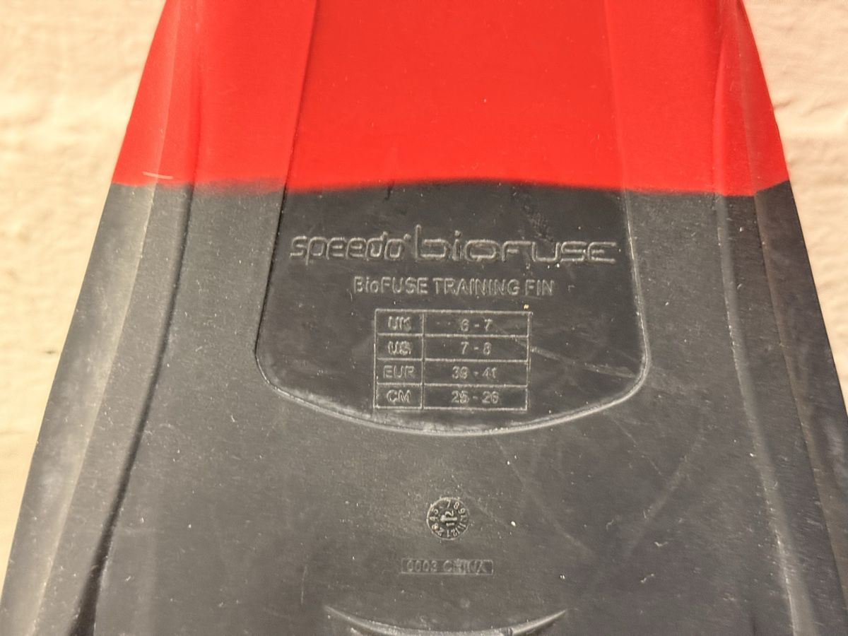 Speedo Pinne, Maschere & Boccagli: Speedo BioFUSE Training Fin Rot Schwarz Gr. 39-41 – Usato da Zürich venduto da Cleo234 2