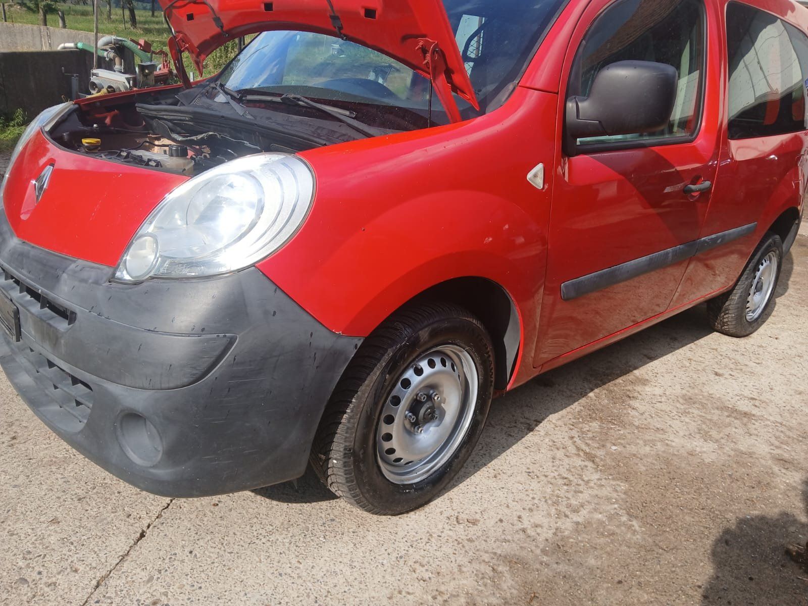Renault Veicoli commerciali: Renault Kangoo Rot mit MFK – Usato da Wolhusen venduto da mar_bh52 1