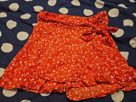 Zara shorts gr s mit röcklein darüber
