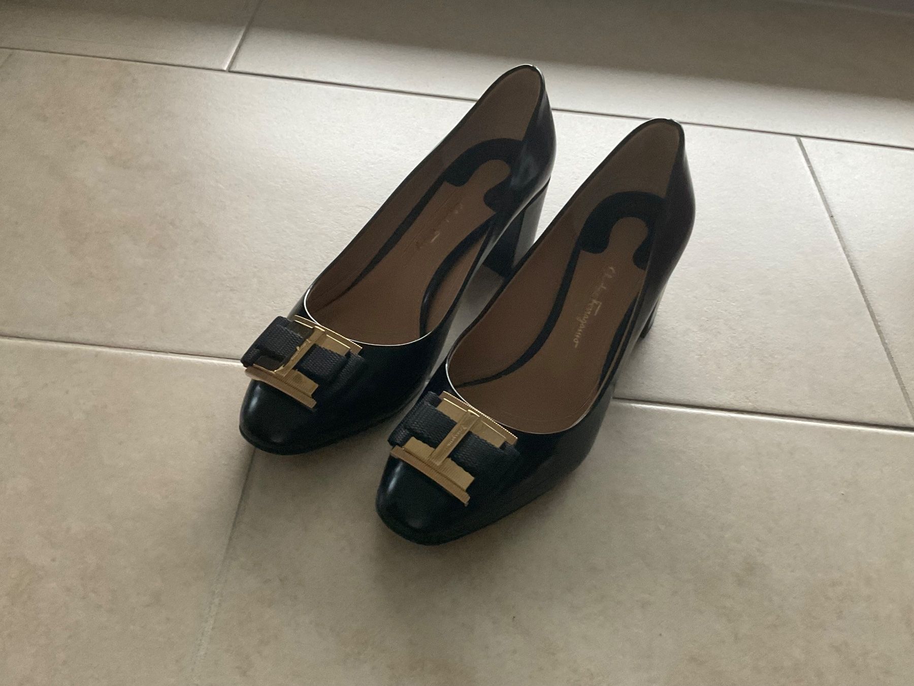 Salvatore Ferragamo Scarpe da donna: FERRAGAMO Pumps – Nuovo (secondo la descrizione) da Walchwil venduto da jsw01