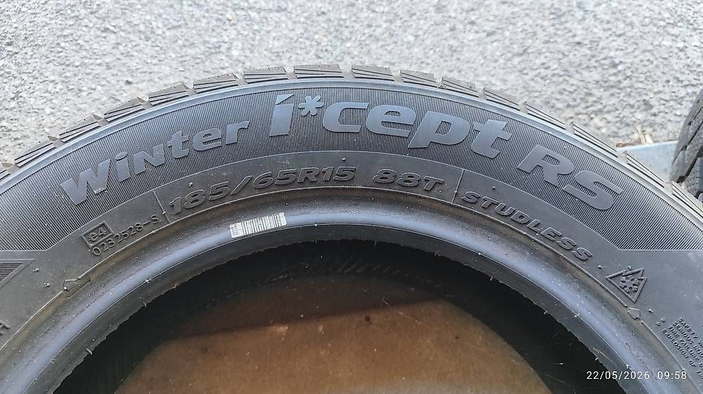 Altro in Scrittura & Disegno: Vendo coppia gomme invernali Hankook  – Usato da Mairengo venduto da Dave086 3