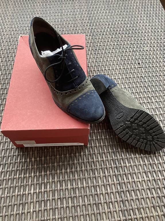 Chaussures femmes: Chaussures bicolores bleu/gris – D'occasion à Geneve par CHRISTINEE01