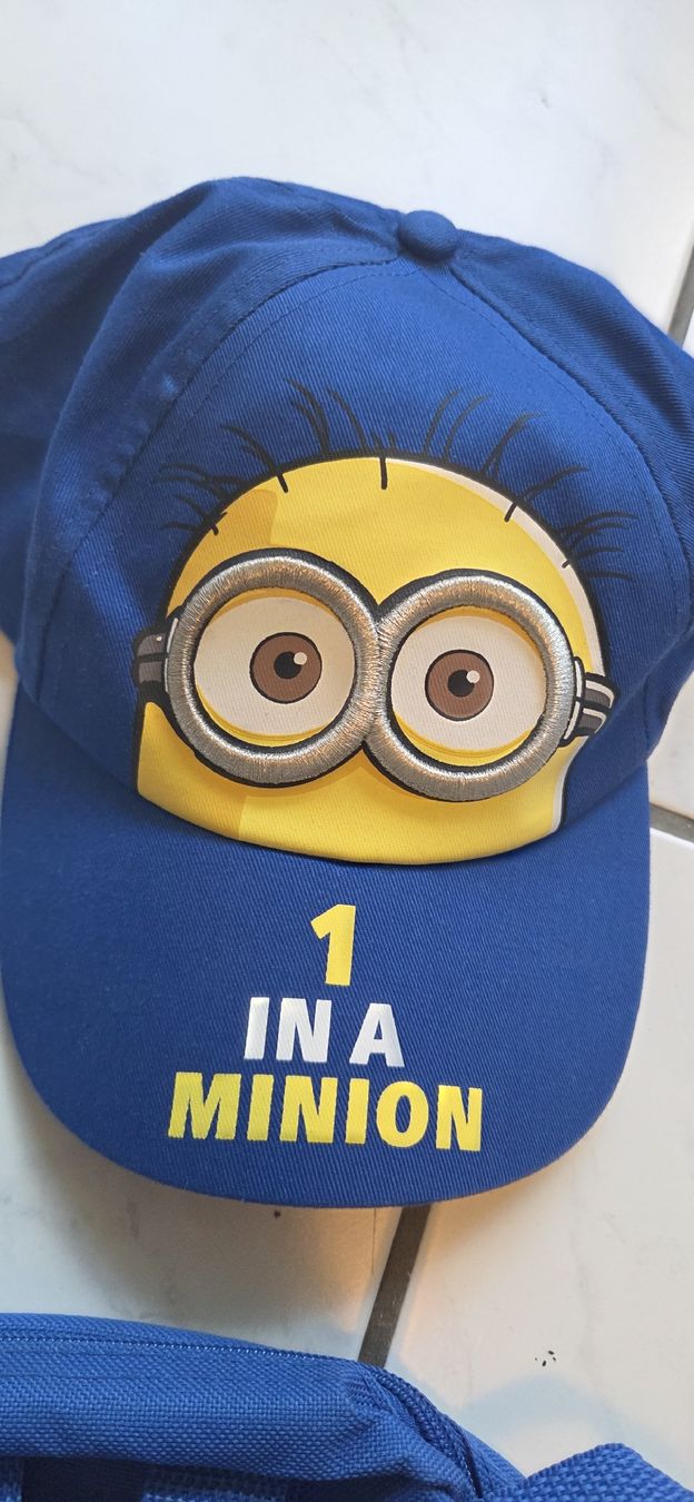 Lotti & Set di vestiti: Minions Cap 8-12 Jahre und Rucksack Set  – Nuovo (secondo la descrizione) da Kloten venduto da bur_6gp9 2