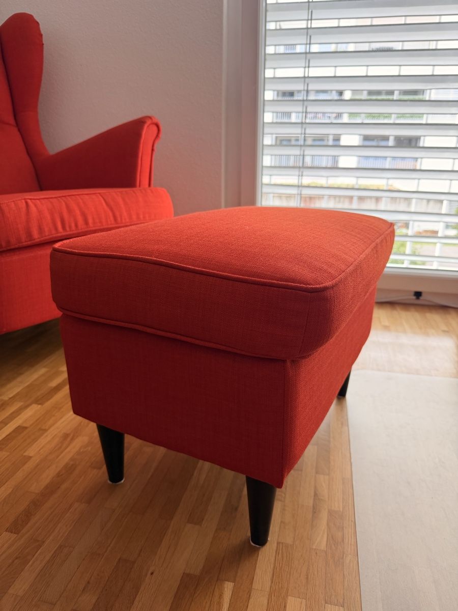 Ikea Poltrone: IKEA STRANDMON Ohrensessel mit Hocker – Usato da Bülach venduto da treb0r 2