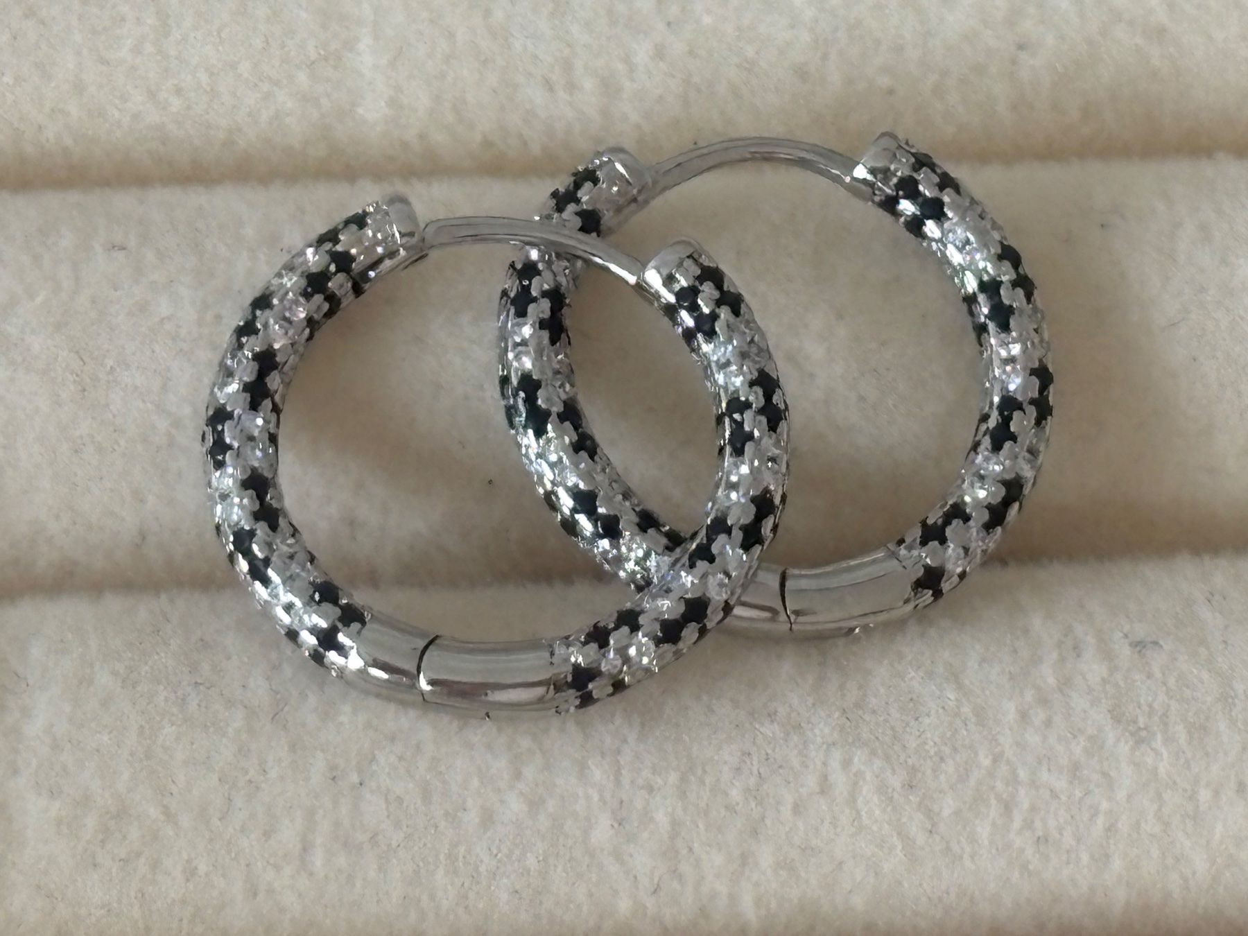 Orecchini pendenti & Orecchini a lobo: Luxus Elegante Ohrstecker /Creolen Farbe:  Silber – Nuovo (secondo la descrizione) da Biel-Bienne venduto da Roserosse13 9
