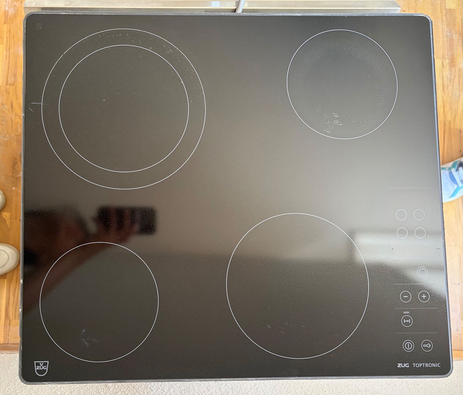 V-Zug Elettrodomestici da cucina: V-ZUG Toptronic Glaskeramik-Kochplatte – Usato da Zürich venduto da Da0289