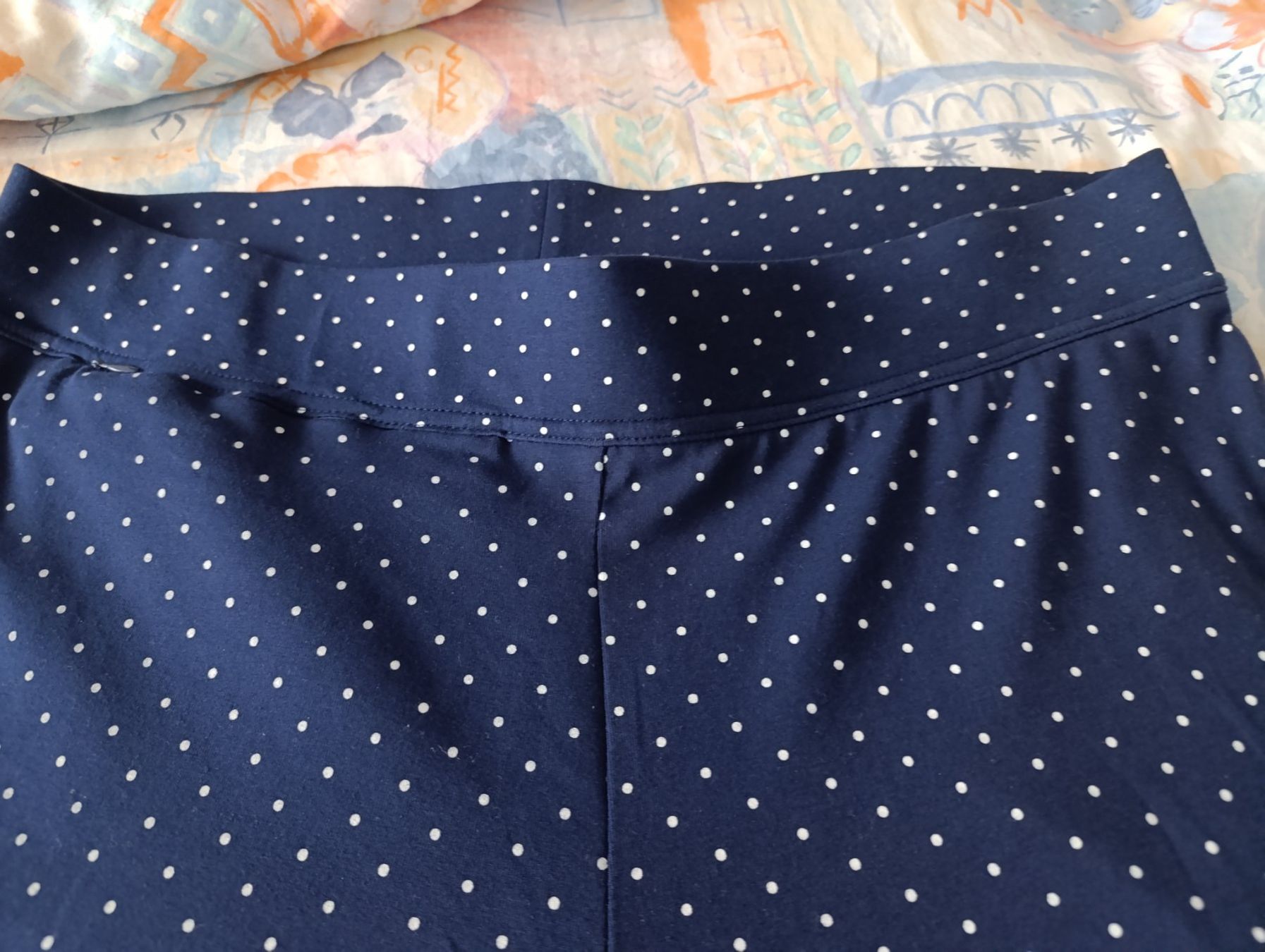 Pantalons: Pantalon bleu marine à petits pois blancs – Neuf (Voir description) à St-Cergue par Neviana 1
