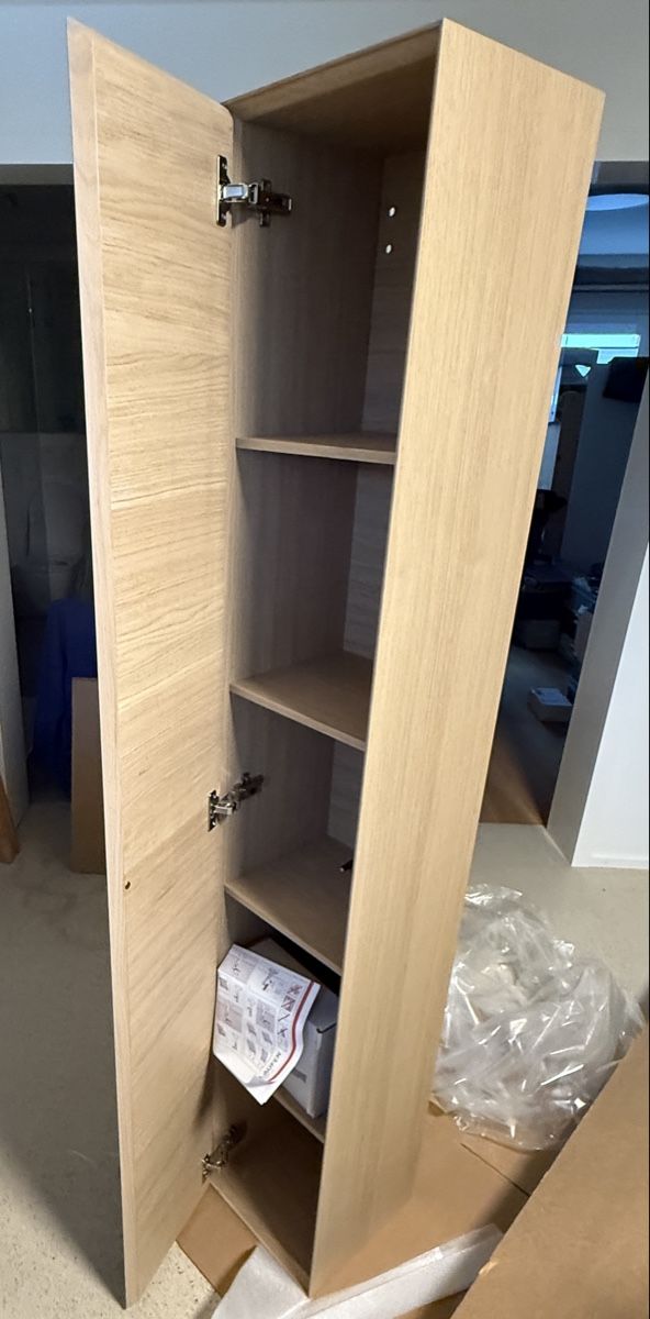 Laufen Schränke: Hochschrank – Neu (gemäss Beschreibung) aus Duggingen von kas_7ql2