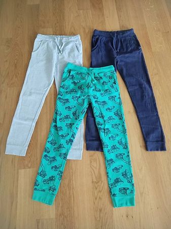 3 Kinderhosen für Knaben in Gr. 146