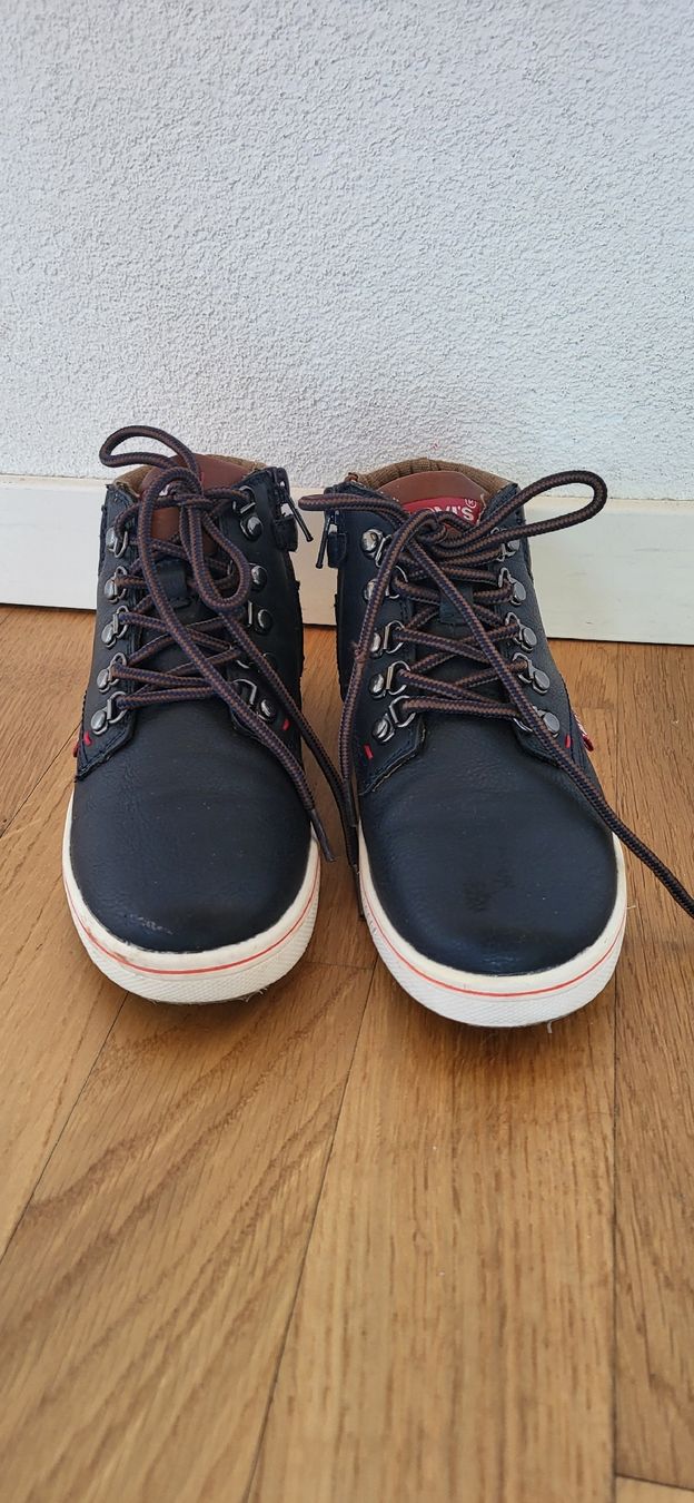 Levi's Scarpe da uomo: Chaussures  Levi's, taille 31  en cuir – Usato da Lavey-Village venduto da agaddy 9