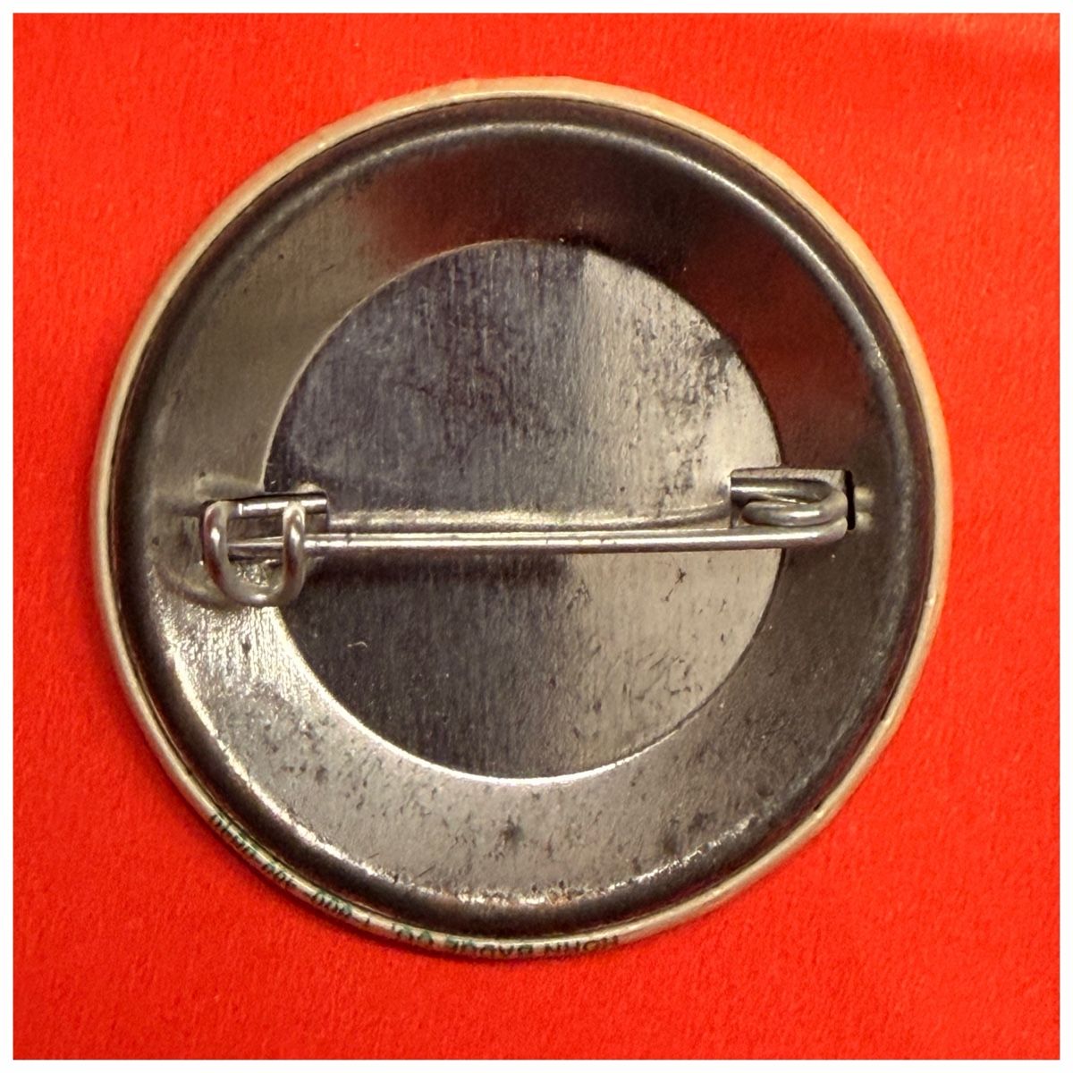 Plaketten & Abzeichen: Vintage-Button - Tobago-Kolibri-Ansteckbutton - 44 mm – Gebraucht aus Schlieren von RoPue 1
