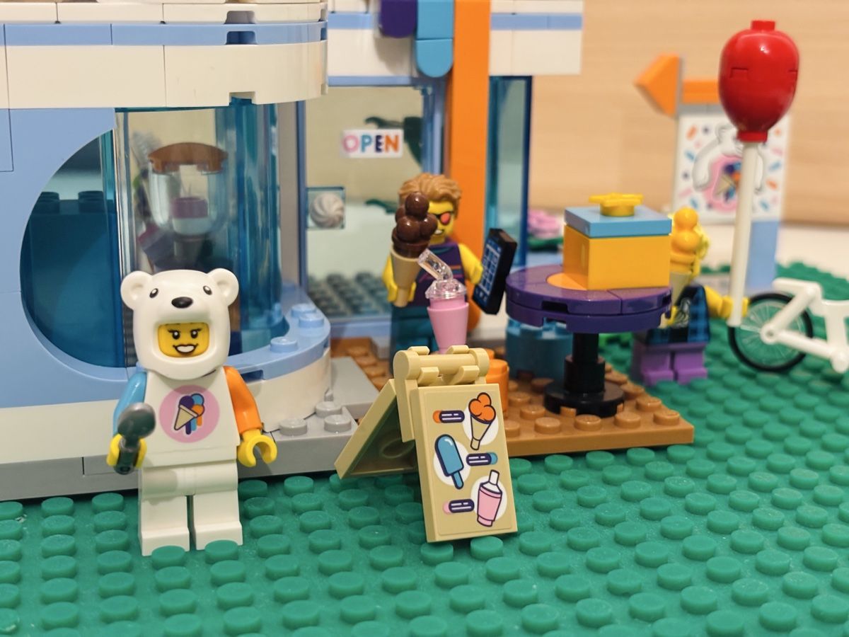 Lego Jouets: LEGO Eisdiele 60363 – D'occasion à Ganterschwil par Swisscamelot 4