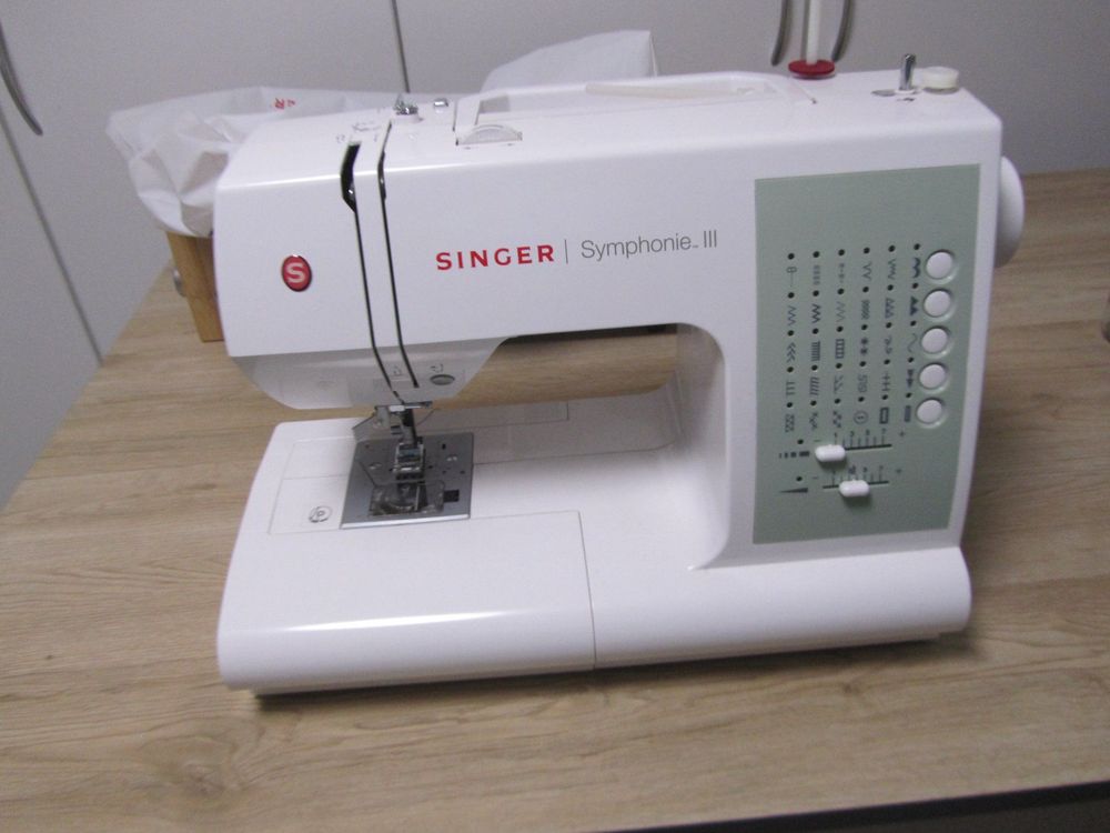 SINGER Nähmaschine Symphonie 3/7563 Neuwertig | Comprare su Ricardo