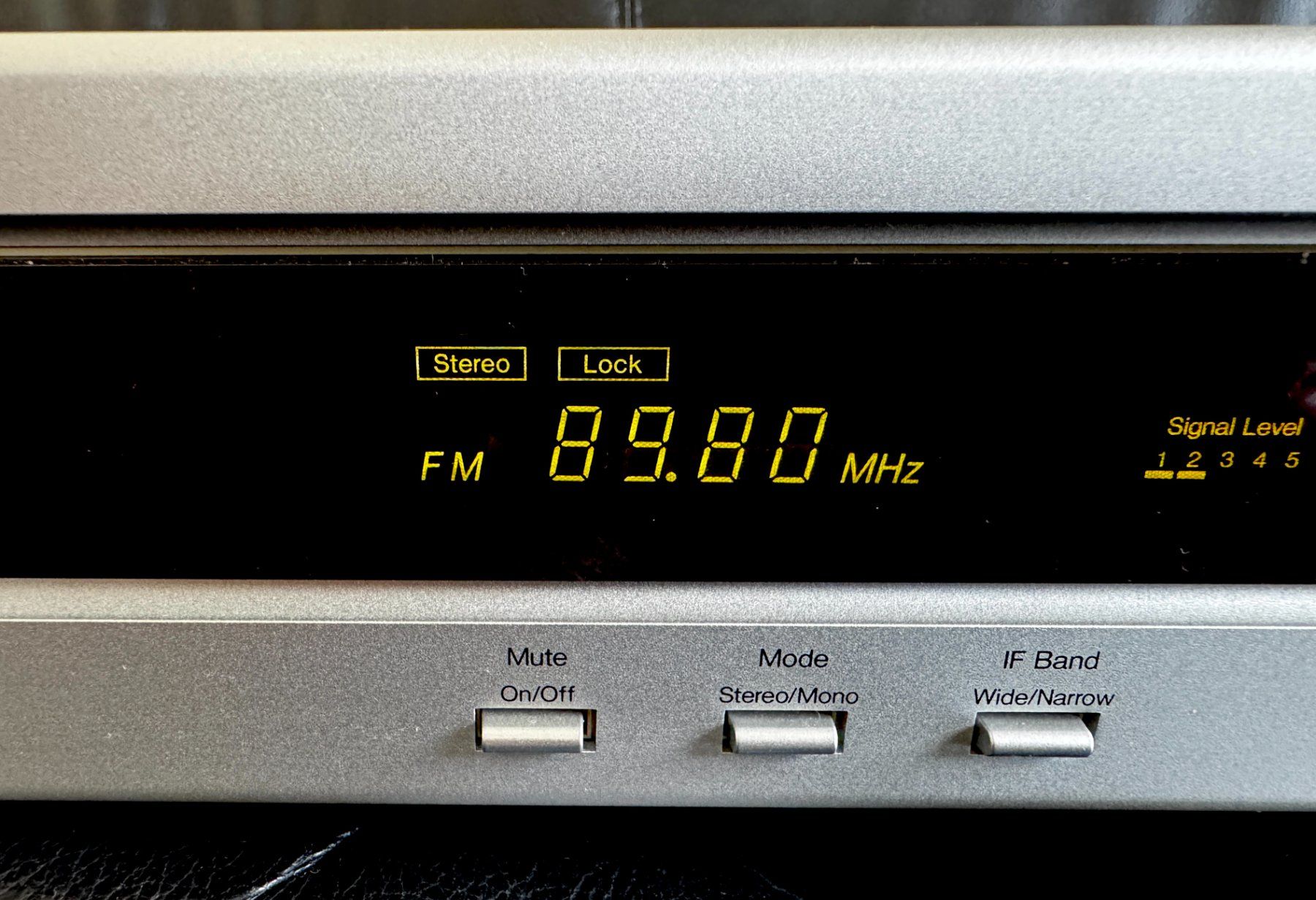 Radio: NAKAMICHI TUNER 2 - Stereo FM Tuner – Usato da Zürich venduto da Tapehead 8