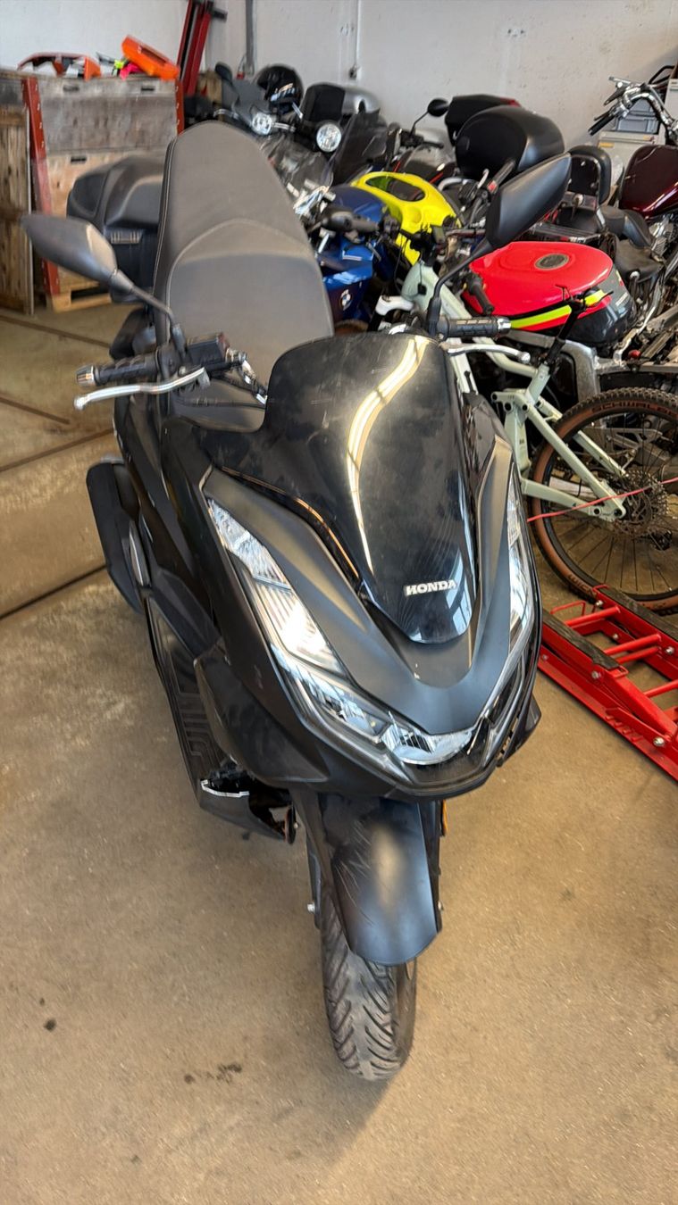 Honda Scooter: Honda PCX125 jg 2023 unfall – Difettoso da Meien venduto da GSXR997 5