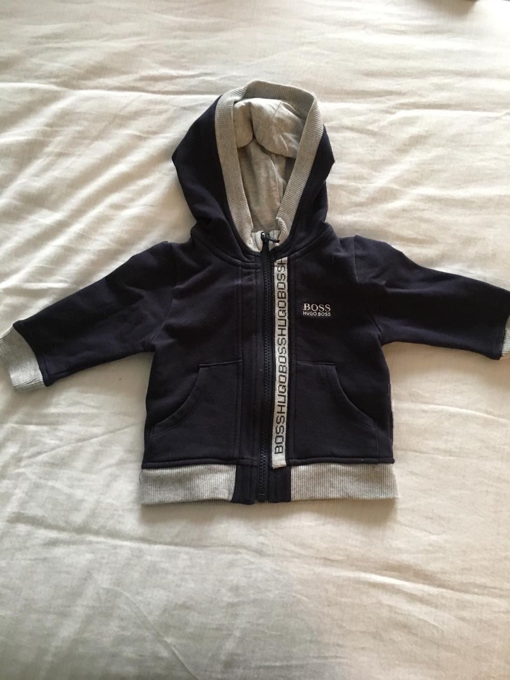 Hugo Boss Maglioni & Felpe: Sweatshirt Kid Hugo Boss 12M – Usato da Lausanne venduto da musk-77